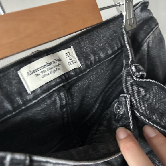 ABERCROMBIE & FITCH 90s Straight Ultra High Rise Sz 27/4R Black Jeans CrissCross - Picture 7 of 12